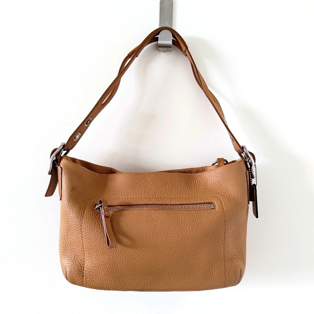 {SOLD} COACH Pebbled leather shoulder bag